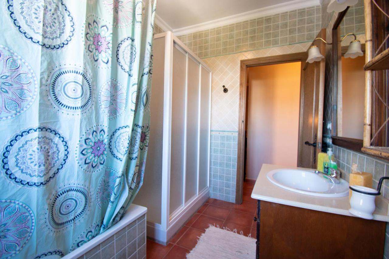 Villa Elisabeth Con Piscina Climatizada Chimenea Y Terraza Ариате Екстериор снимка