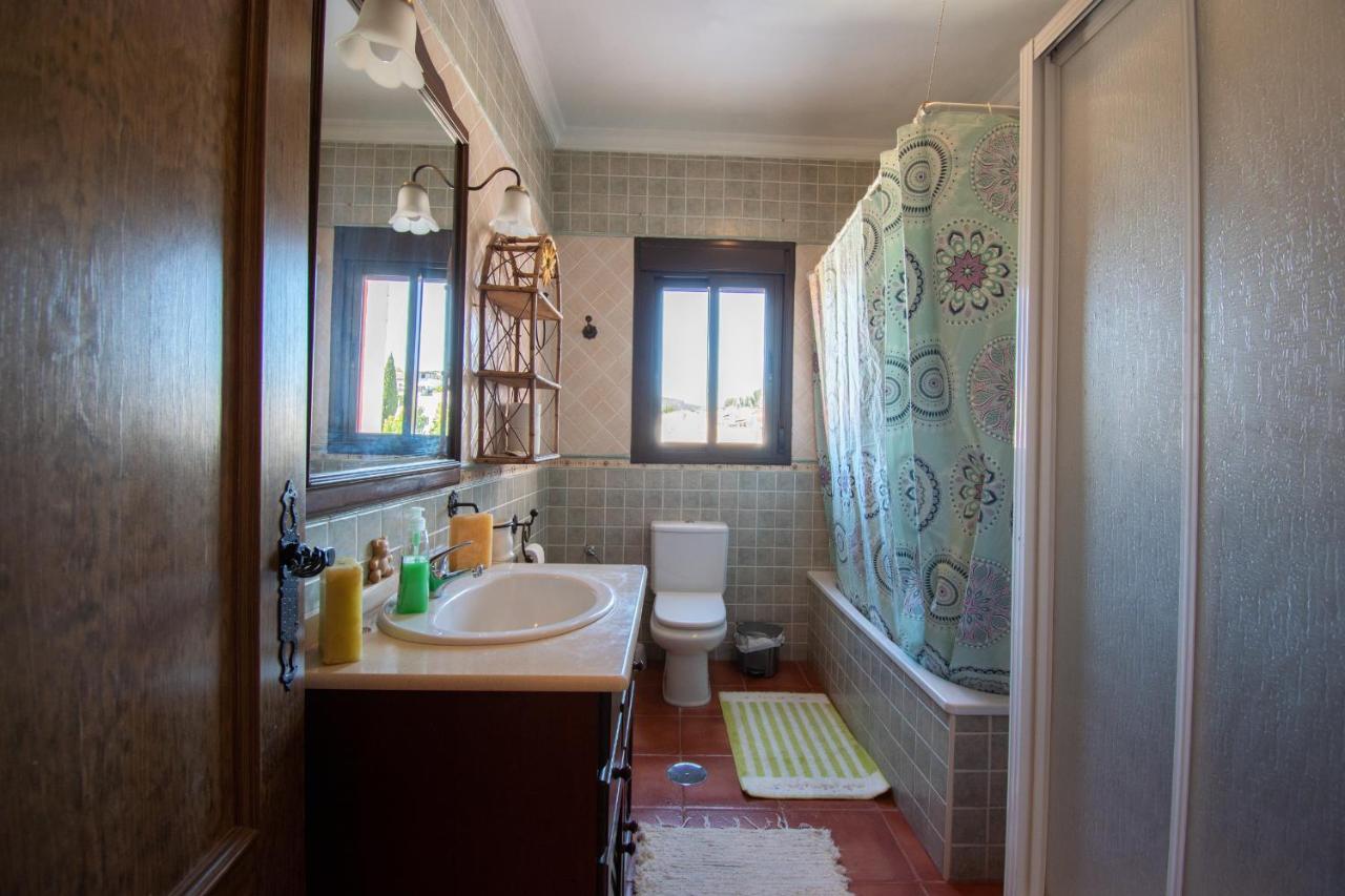 Villa Elisabeth Con Piscina Climatizada Chimenea Y Terraza Ариате Екстериор снимка