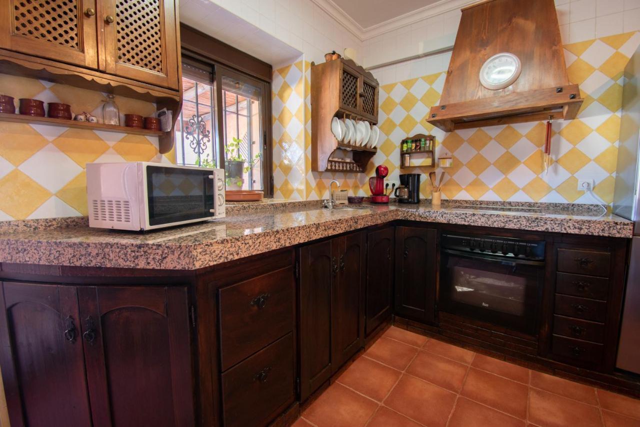 Villa Elisabeth Con Piscina Climatizada Chimenea Y Terraza Ариате Екстериор снимка