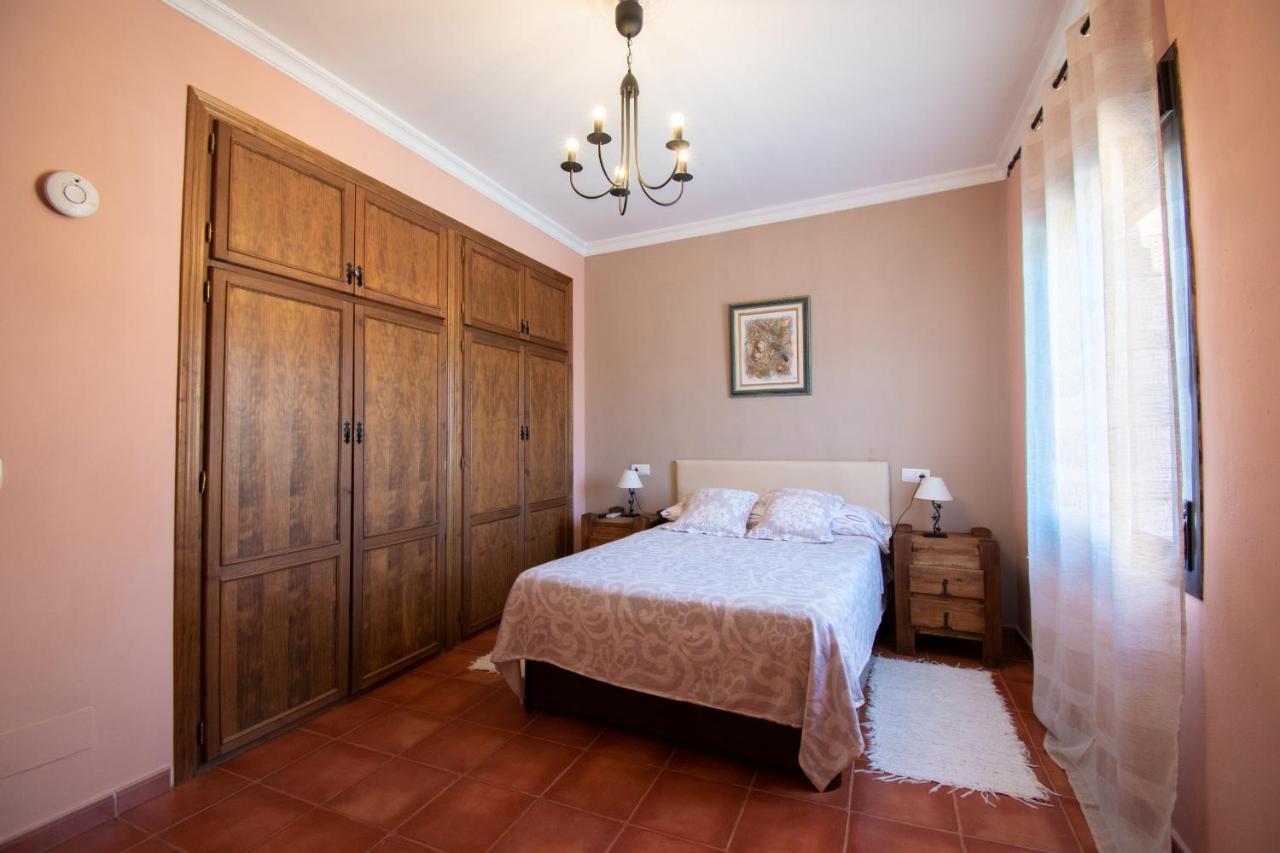 Villa Elisabeth Con Piscina Climatizada Chimenea Y Terraza Ариате Екстериор снимка